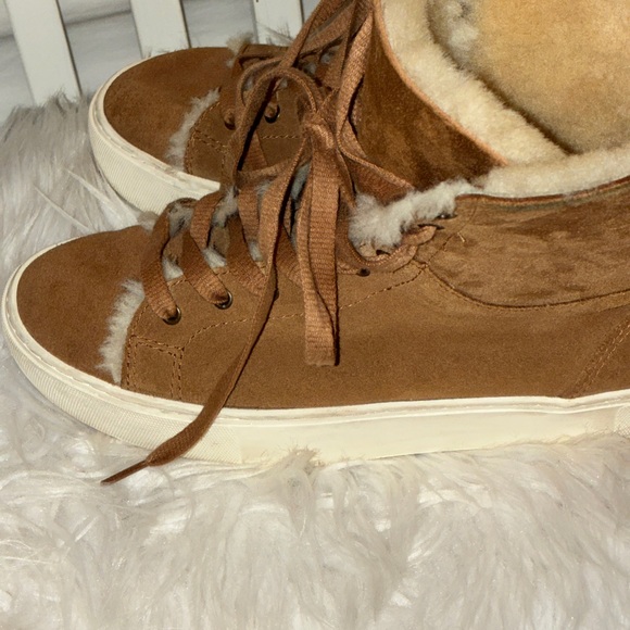 UGG Women's Beven Suede Boots Sz 8 - Picture 12 of 14